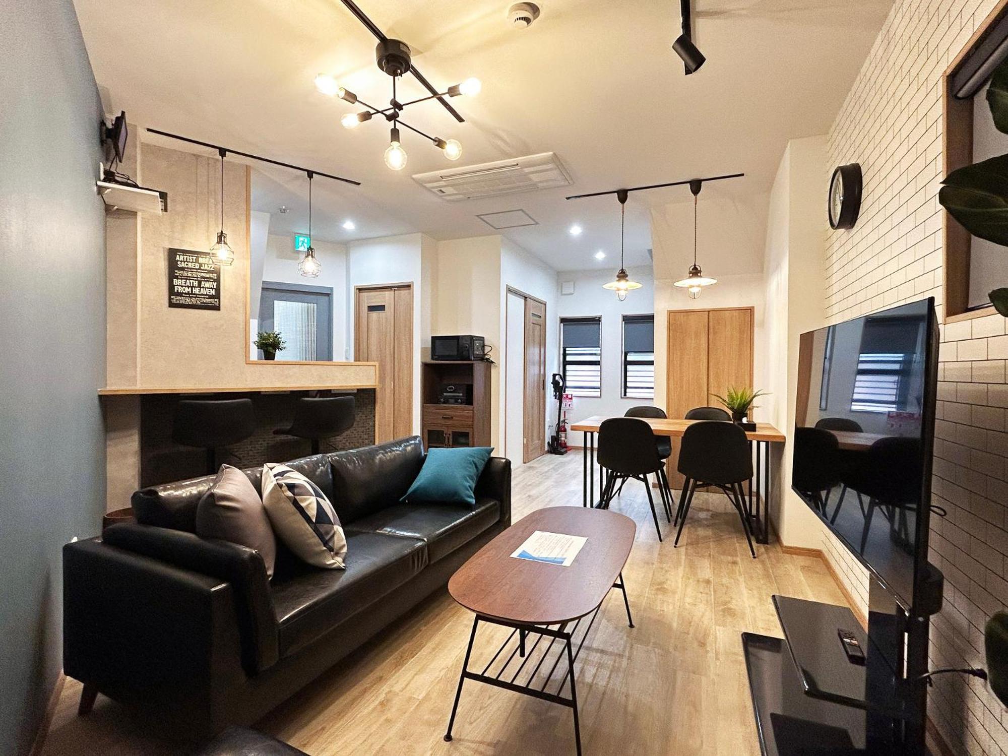 Soumato 2mins Walk To Station 4mins Nanba 25mins Usj Appartement Ōsaka